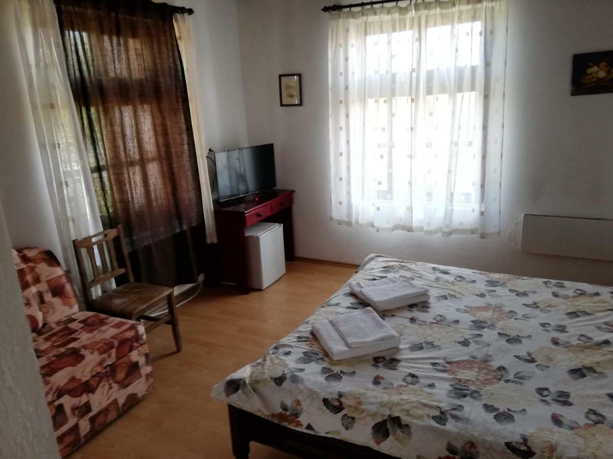 Guest House Popov Marchevo Bagian luar foto